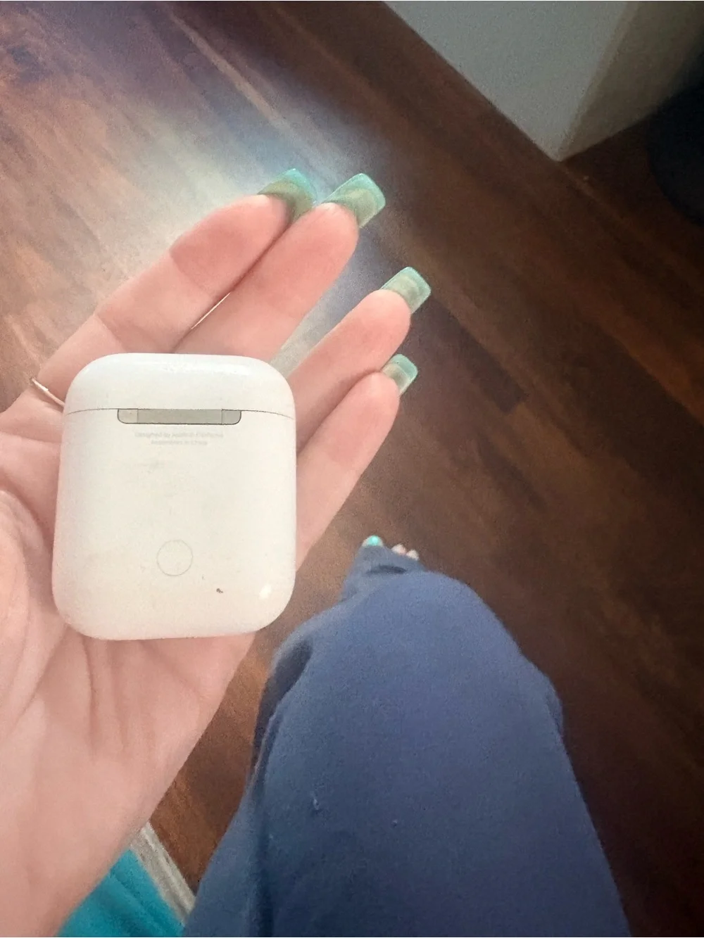 Apple White Wireless Earbud Charging Case